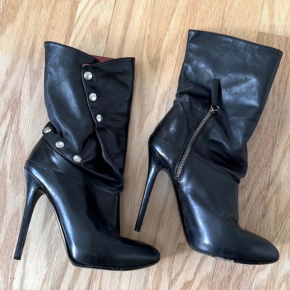 Alexander McQueen Black Button Leather Stiletto Ankle Boots Booties 38.5